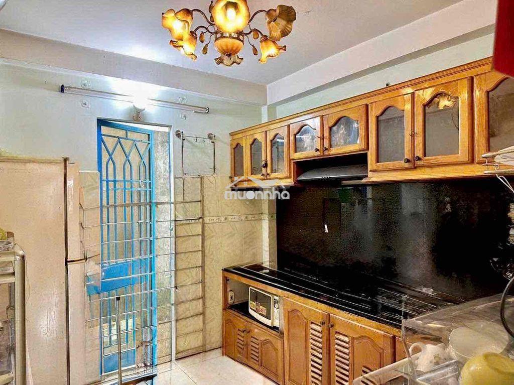 Cho thuê nhà phạm văn chí - phường bình tiên - quận 6 nhà hẻm 6 mét  ( - 4