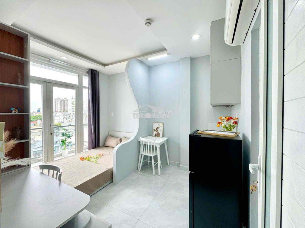 Cho thuê studio ban công cực rộng thoáng ngay trung tâm quận 1