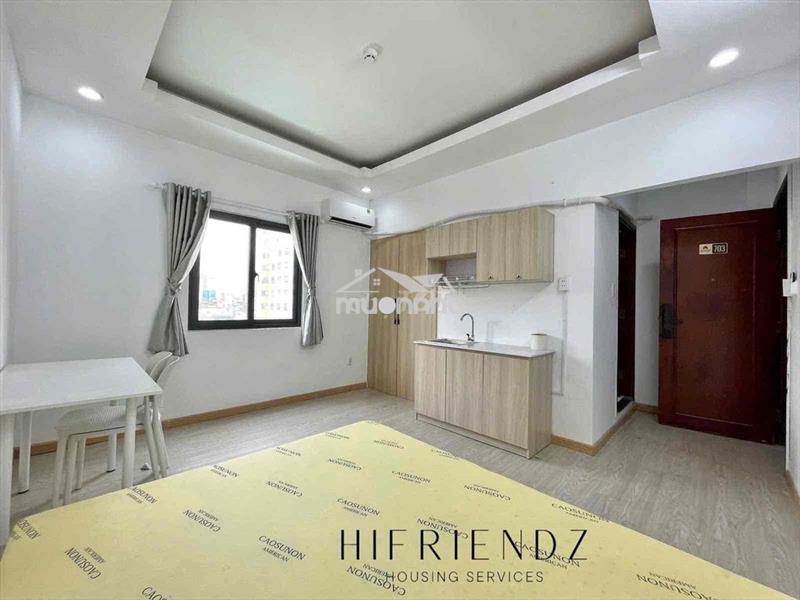 Studio cửa sổ full nội thất, thang máy mặt tiền trần hưng đạo q5