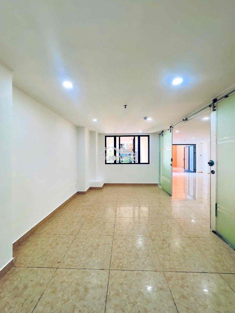 Cho thuê sàn văn phòng trệt_ 80m2 ngay kỳ đồng _ quận 3 , - 4