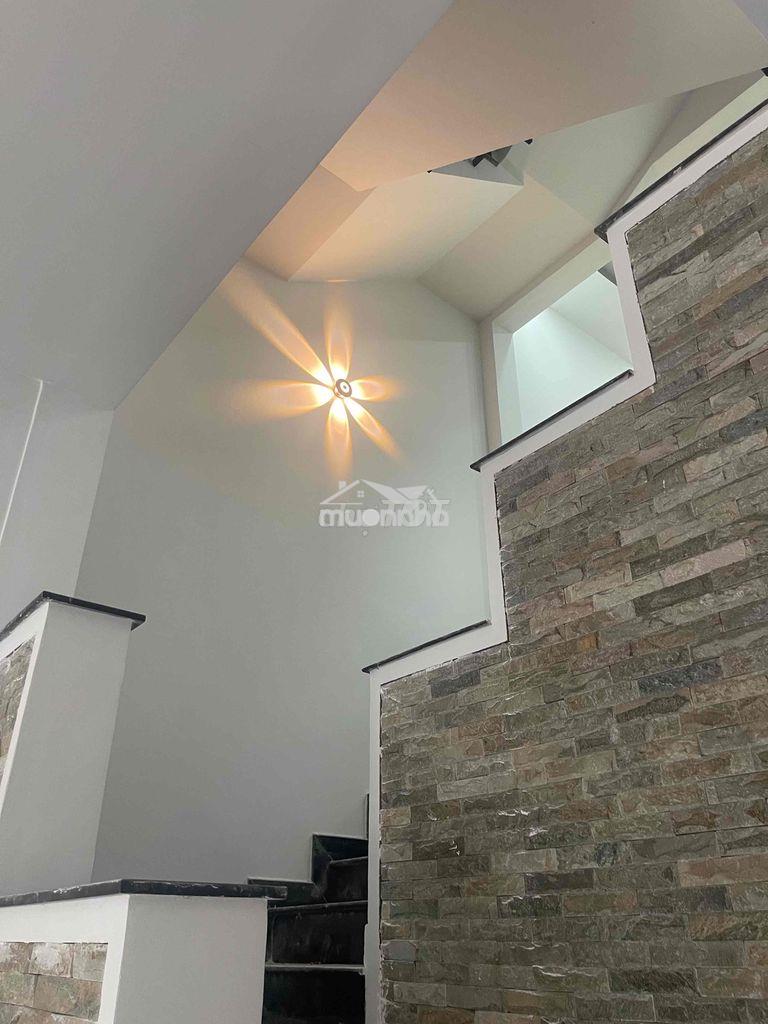 Bán gấp nhà mới ở ngay 4,2x18 trệt 3 lầu sân thượng - 2