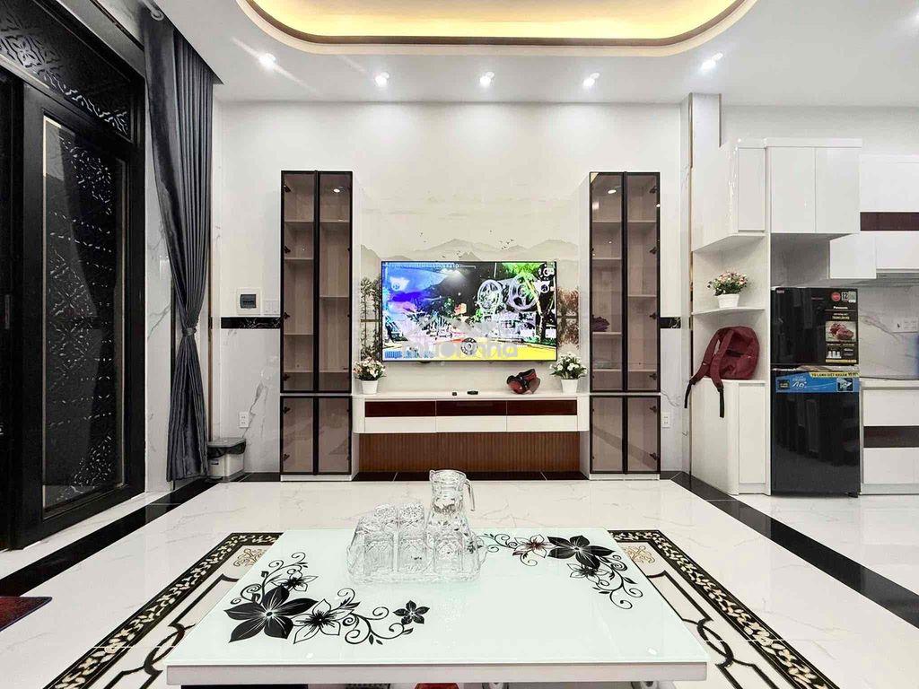 Nhà 4 lầu cao cấp thiết kế cổ điển hxh 120/29/48 thích quảng đức - 3