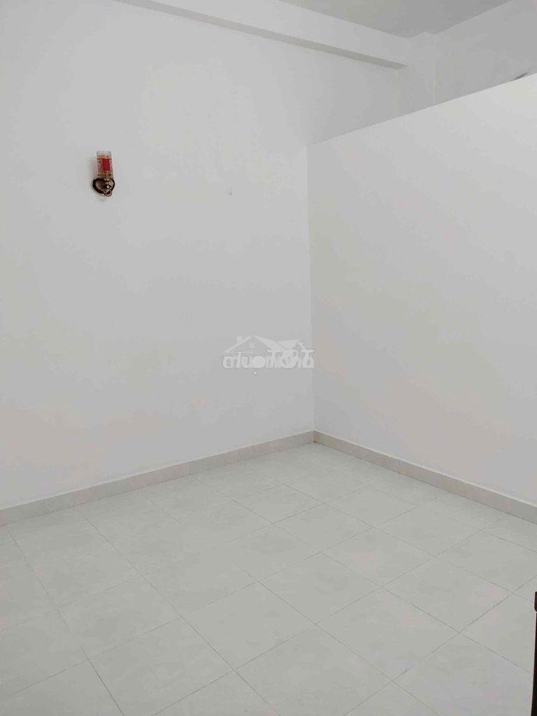 Cho thuê phòng trọ trung tâm quận 3 - 4
