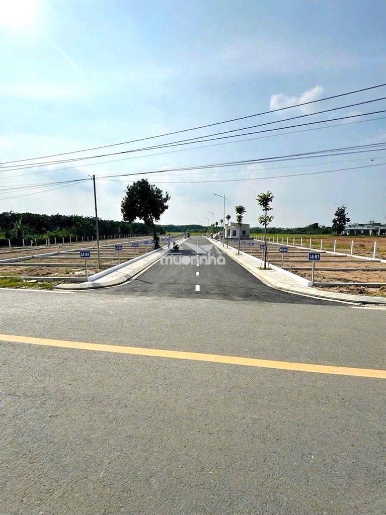 Bán 5 lô đất 1 sẹc hl15 giá chỉ 300 triệu sang tên. gần cầu bạch đằng2
