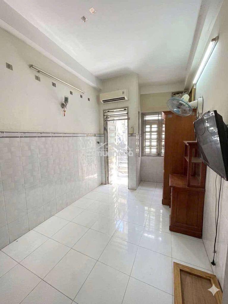 Bán gấp căn nhà sát chợ tân bình - 4