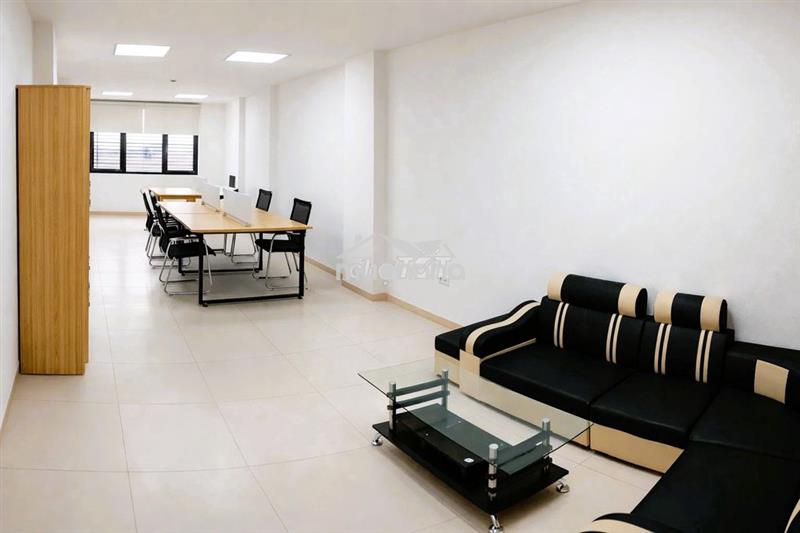 Cho thuê văn phòng 6,8 triệu/tháng, 70m², full bàn ghế, mặt phố