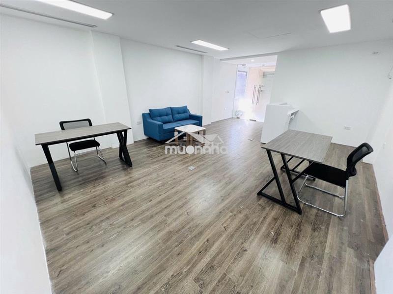 Chủ nhà cần cho thuê tầng 4 nhà mặt phố thụy khuê, tây hồ, dt: 65m2