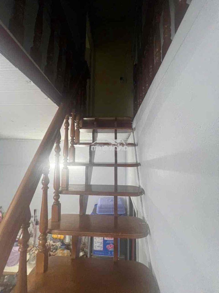 Trần văn  đang quận 3 40m xe hơi đỗ cưae chì 5 xx tỷ - 3