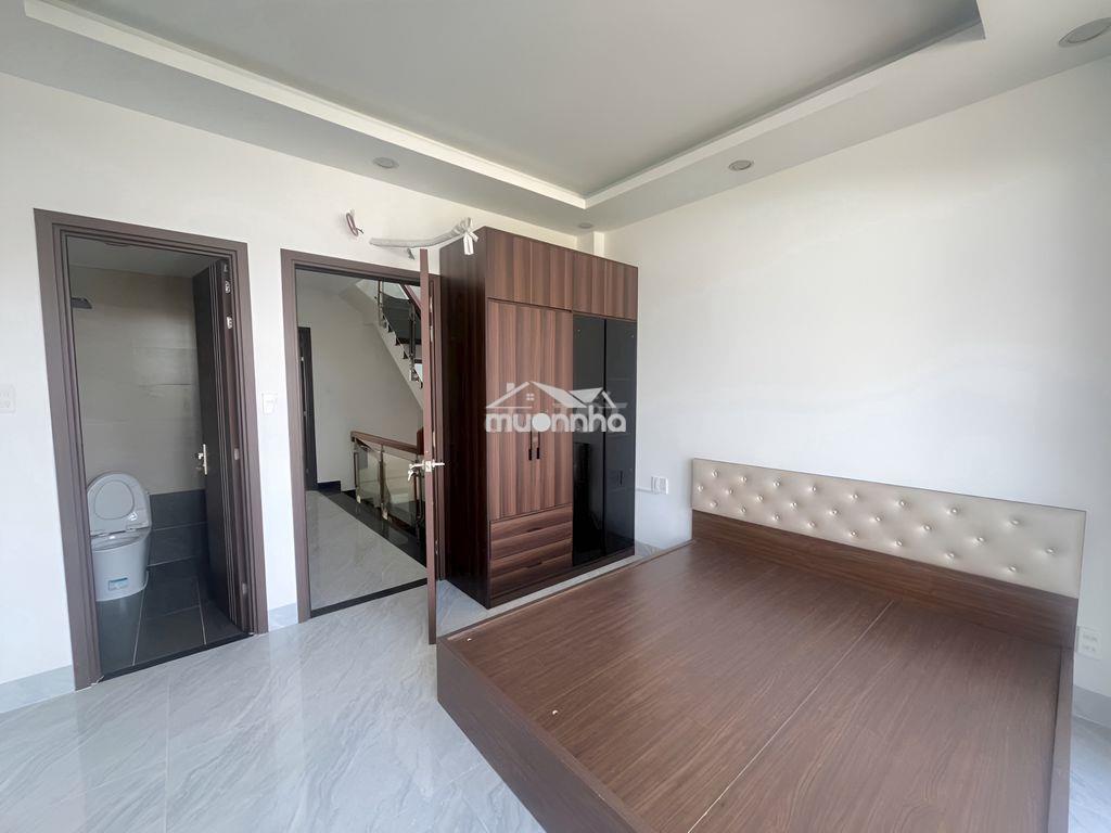 Bán gấp! nhà 4 tầng 60m2 đường 7m có vỉa hè, sát phạm văn đồng - 4