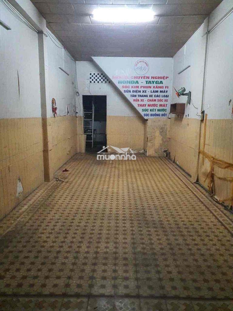 Cho thuê nhà chủ sơn mới cmt8 3pn