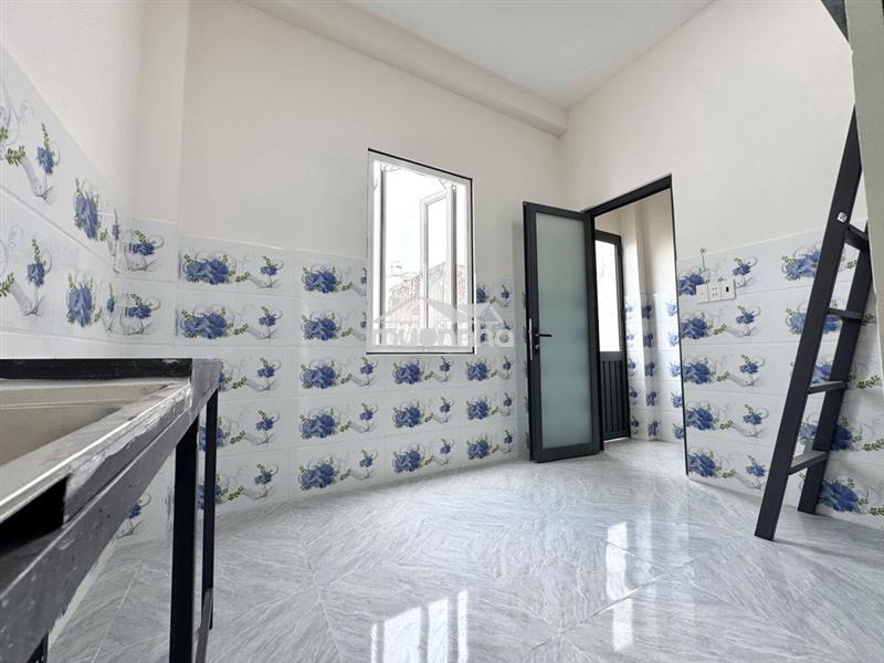 Sẵn phòng mới rộng rãi có gác