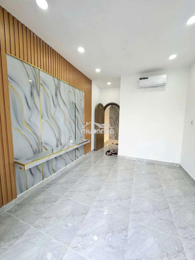 Nhà đẹp 3 tầng không quy hoạch q4 - 4