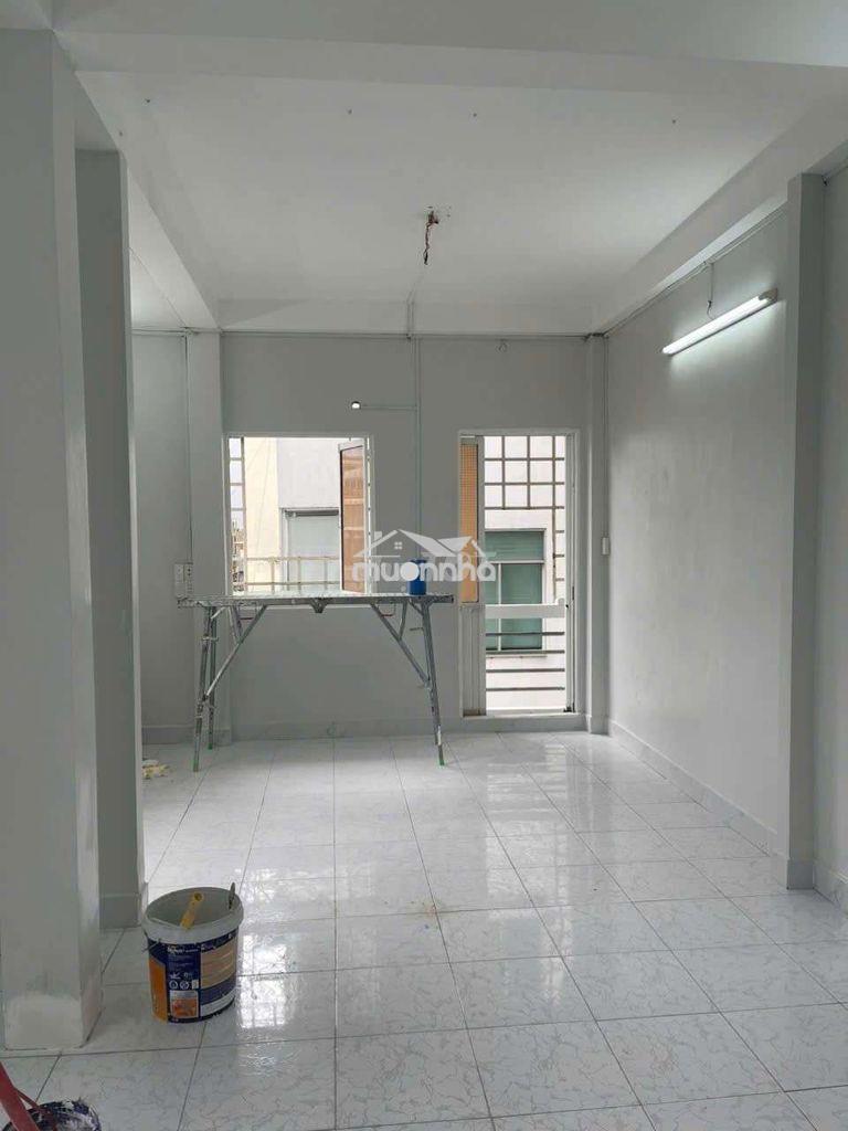 Lầu 1 - trần hưng đạo q1 40m2 - 3