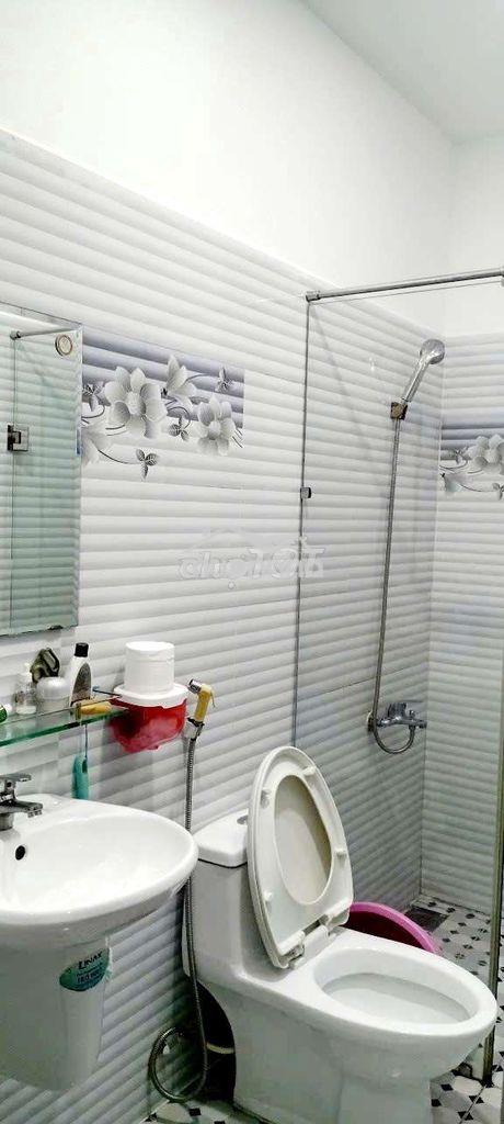 Bán nhà hẻm 6m, 4x12m 1 trệt 2 lầu 1 sân thượng trước sau, chính chủ - 3