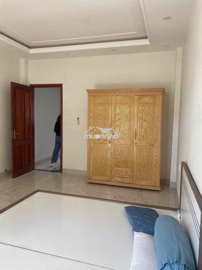 Cho thuê nhà phố 1 trệt 2 lầu 4pn đầy đủ nội thất như hình - 2