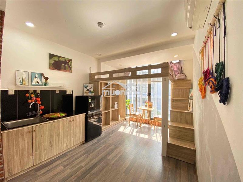 Duplex cửa sổ đón nắng thiết kế ấm cúng