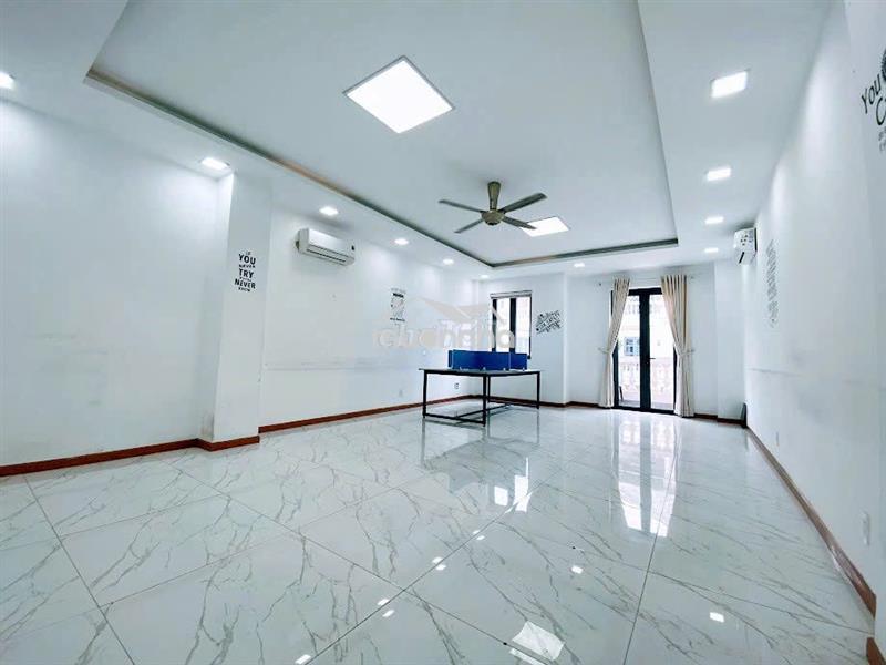 Cho thuê vp cityland giá 7tr7 có ban công rộng