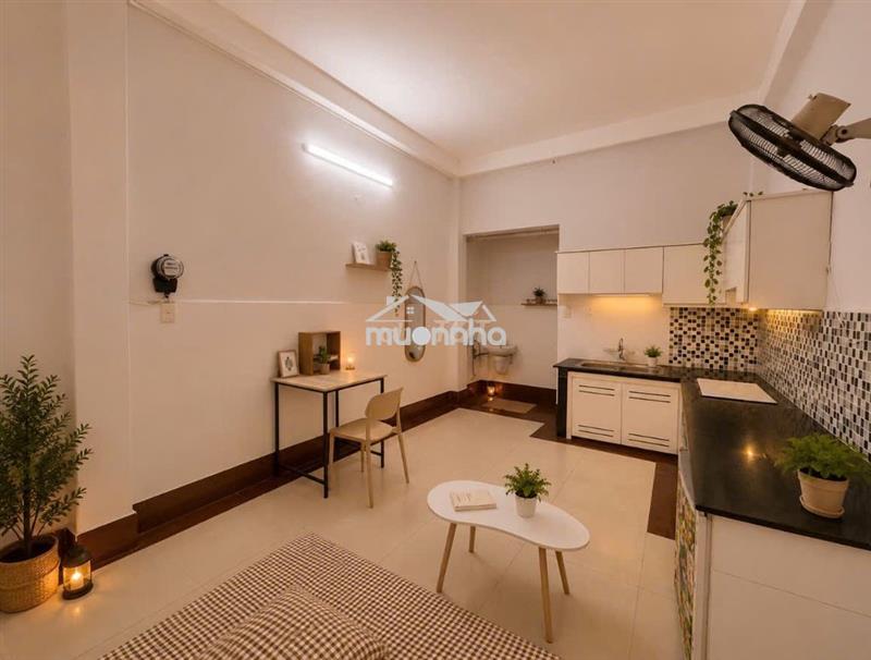 Cho thuê phòng giếng trời thoáng mát 30m2