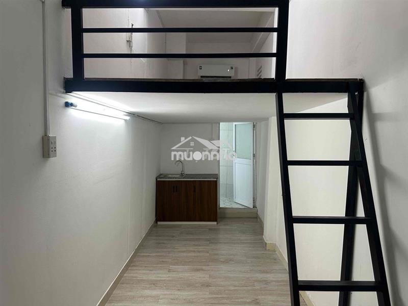 Phòng cho thuê máy lạnh .gác .bếp nấu .không chung giờ giấc tự do