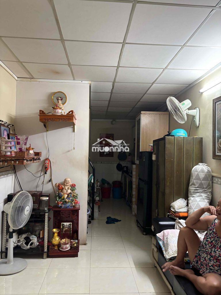 Nhà cho thuê giá 4tr ( có ban công- cọc nửa tháng)