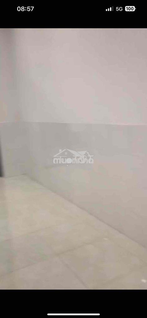 Cho thuê nhà hẻm dht 11. 4m x 24m. 2pn. 1wc. giá 6,5 tr