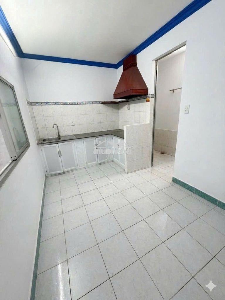 Cho thuê nhà hẻm 38 gò dầu gần ngã tư tân sơn nhì 4 x 13 m : 3 pn - 2