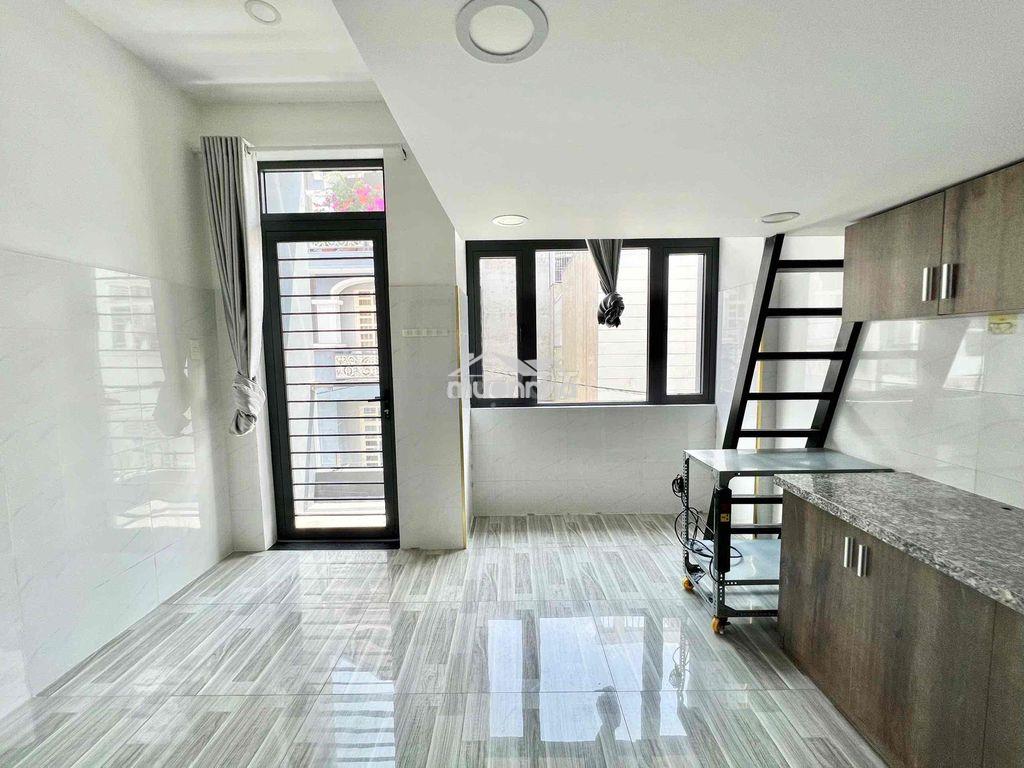 Phòng mới giá rẻ gác cao, ban công thoáng, rộng 35m2 gần đh uth, q1 - 2