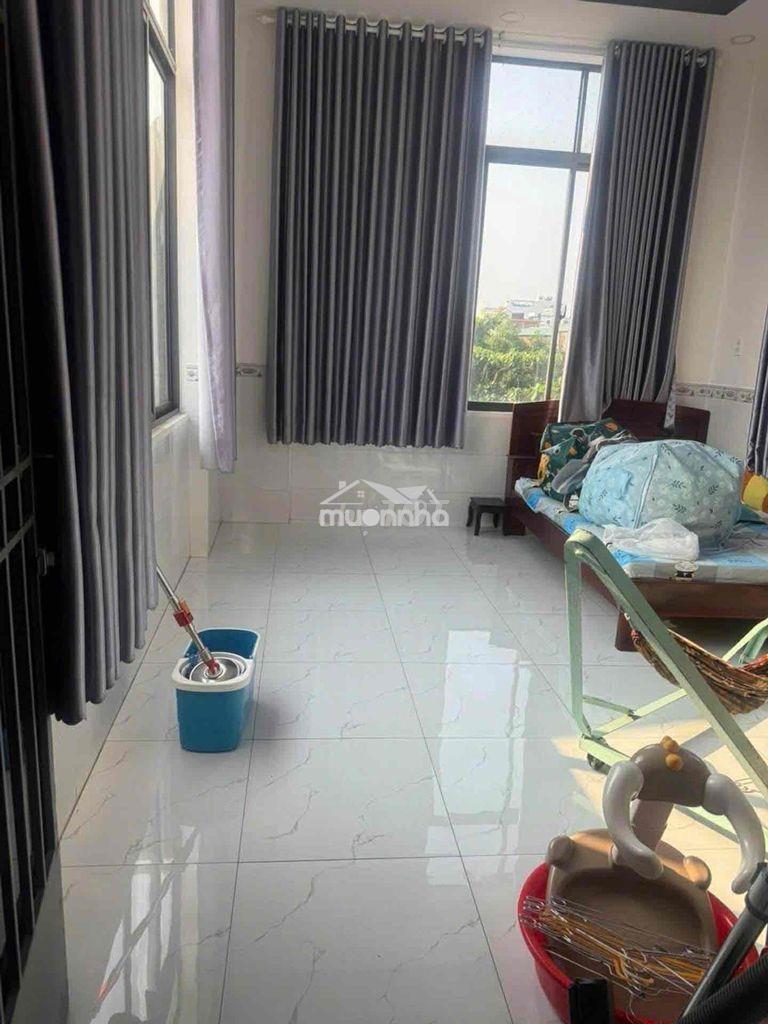 Nhà 2 tầng dt khủng - 3