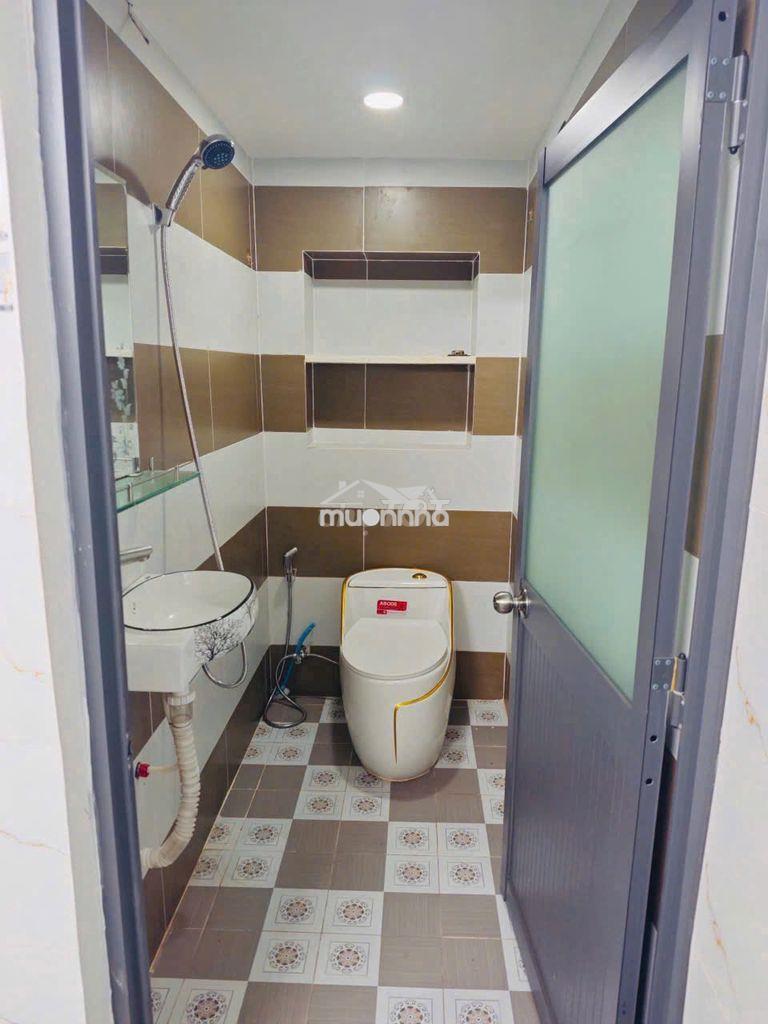 Nhà 3 tầng mới đẹp, 4m x 10m, 3pn, 2wc, hẻm 2.5m bình tiên - 3