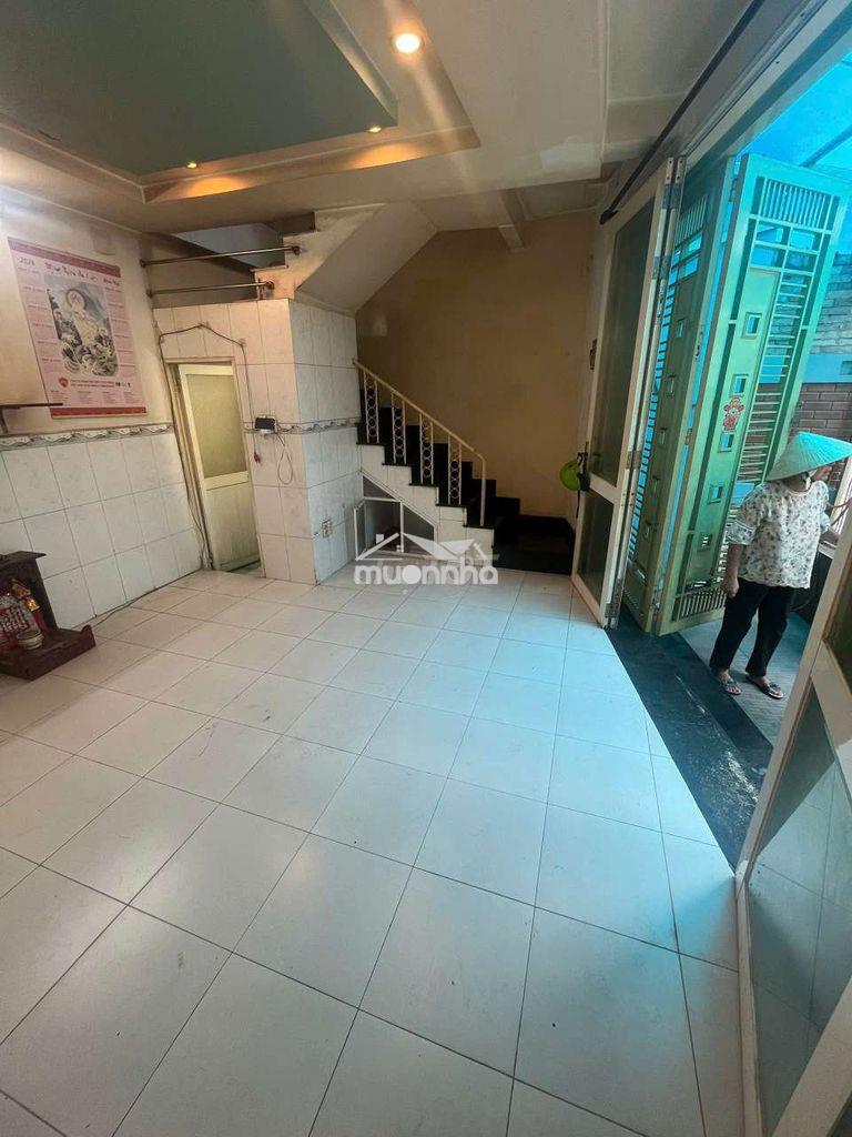 Nhà cho thuê hẻm xe hơi q11 giá 10tr còn thương lượng cọc 1
- 3