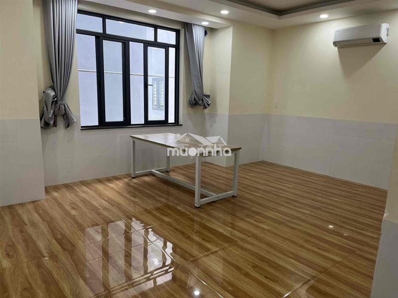 Phòng 40m2 mới có máy lạnh giờ giấc tự do an ninh