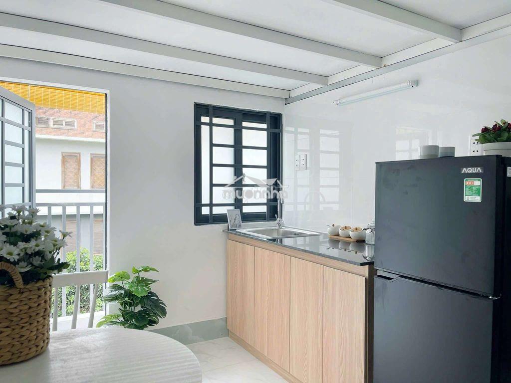 Phòng trọ full nội thất, bancol , rộng 35m2 , đảo kim cương - ubnd q2 - 2