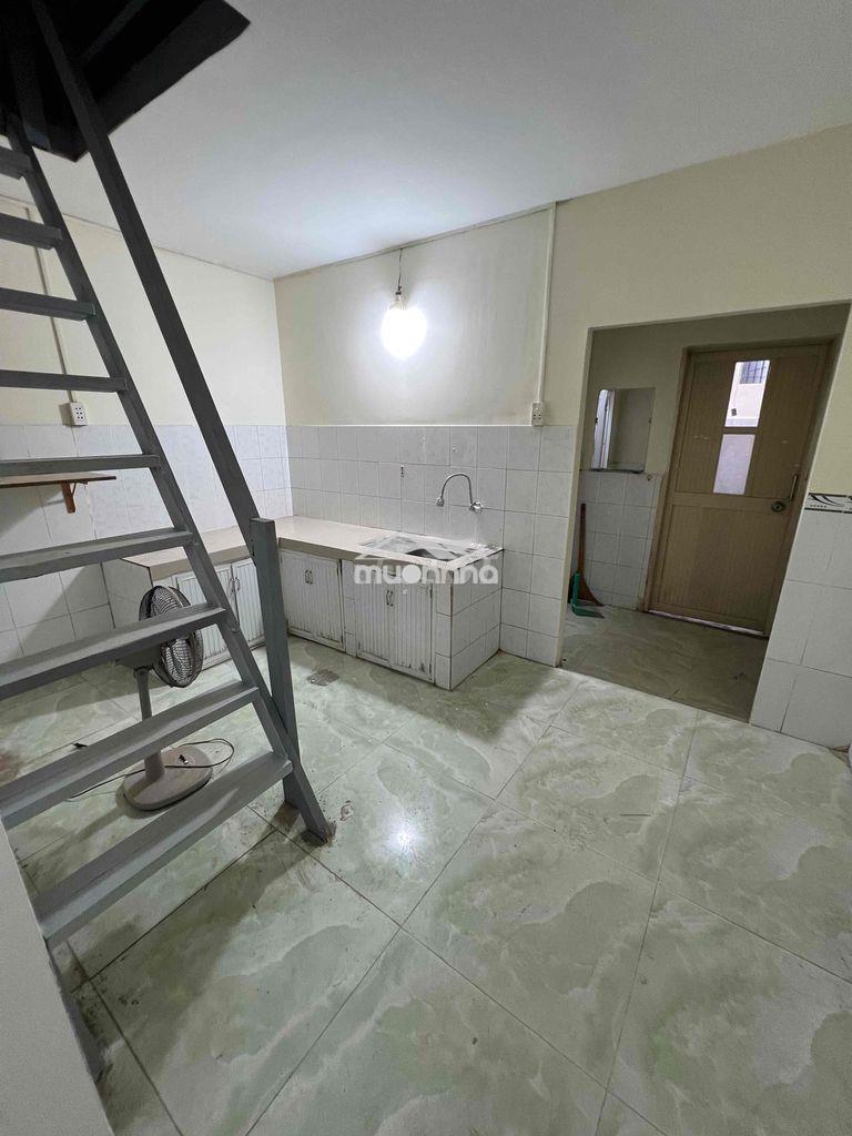 Cần cho thuê nhà đường xe tải 4 x 18m đúc lửng 2pn 2wc 10tr - 3