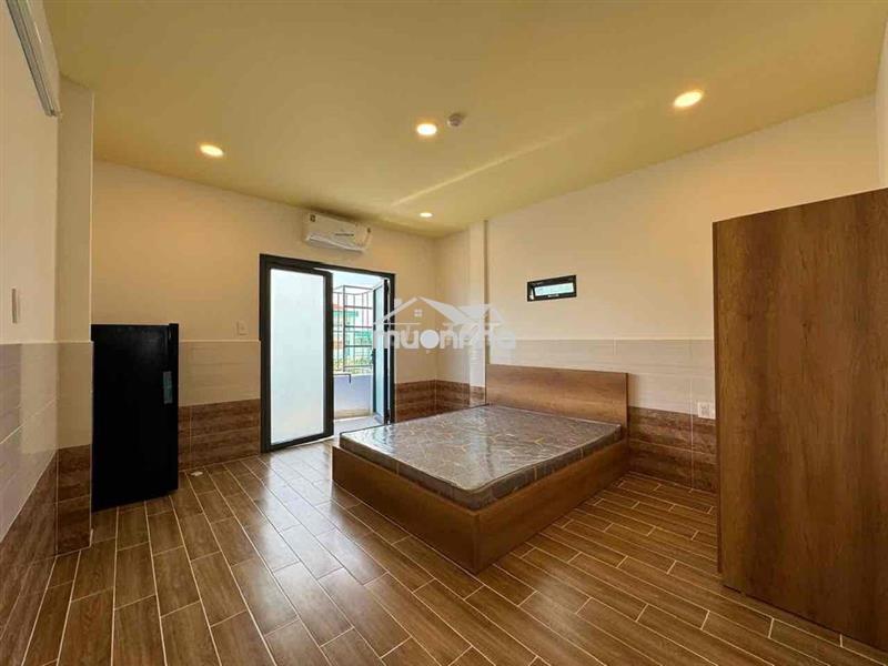 Studio ban công tách bếp giá hạt dẻ ngay mặt tiền chợ tân hương