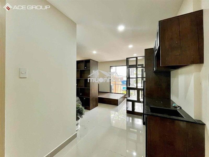 Cho thuê căn hộ ban công siêu rộng ngay quận 10🤩🤩🤩