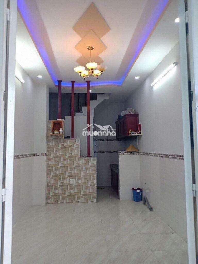 Nhà 3lầu 2pn 3wc giá 6tr5