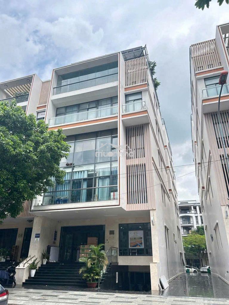 Cho thuê văn phòng nguyễn gia trí 8m x 20m hầm 5 lầu thang máy