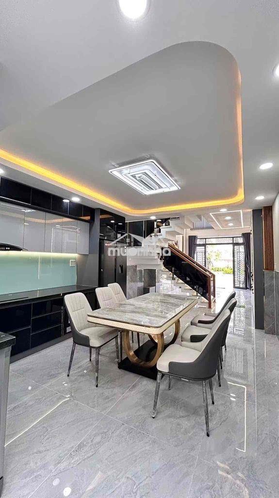 Cho thuê nhà đẹp dt 240m2 1trệt 1lửng 3lầu 4pn 5wc sân thượng hẻm tải - 2
