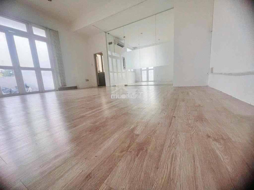 Cho thuê văn phòng 60 - 90m2 ở căn góc khánh hội q.4 giá chỉ 15tr - 2