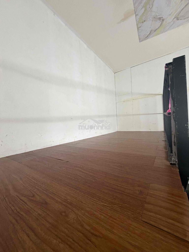 Phòng tầng trệt - gác lững - tolet riêng - hẽm rộng xe tải - an ninh - 4
