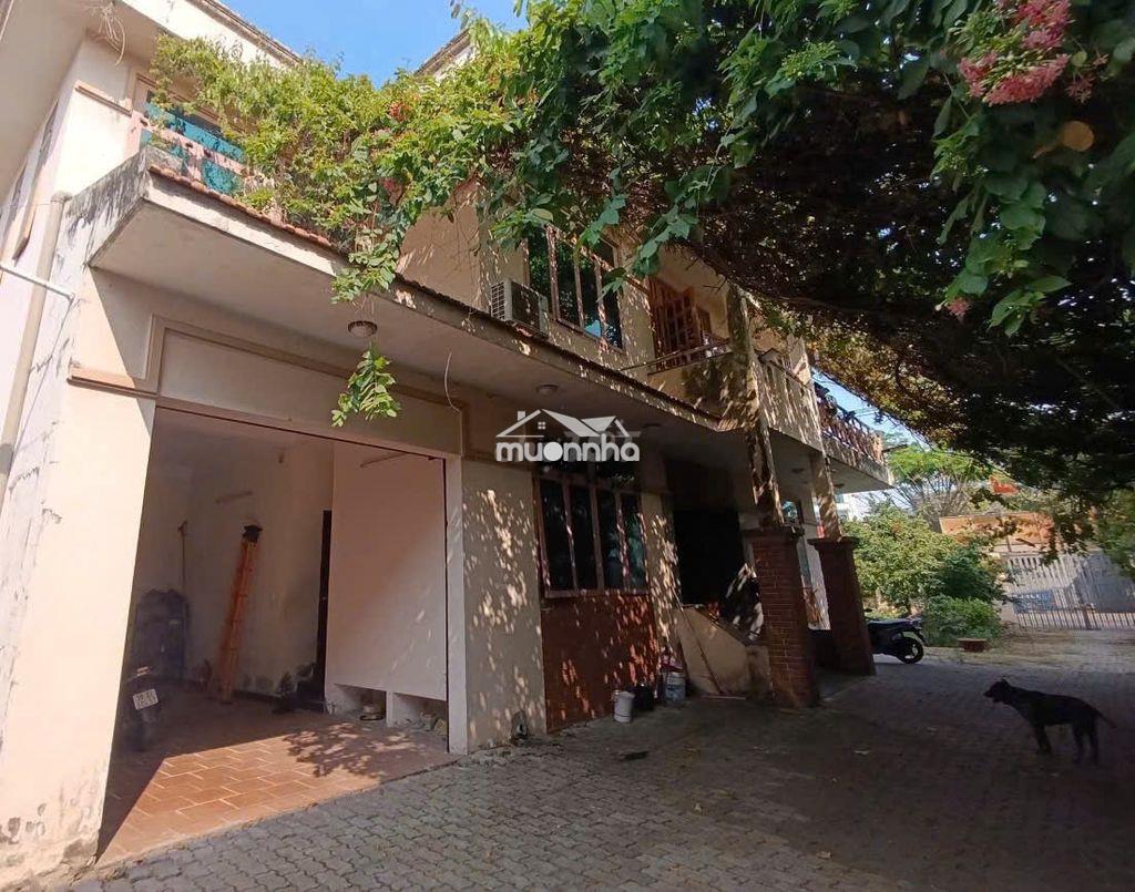 Cho thuê nhà + đất phạm hữu lầu – nhà 1 trệt 1 lầu – đất rộng 1.000m2 - 2