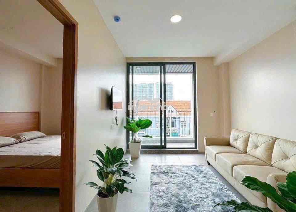 Căn hộ 1 phòng ngủ ban công ngay cư xá đô thành, quận 3 sát quận 10 - 3