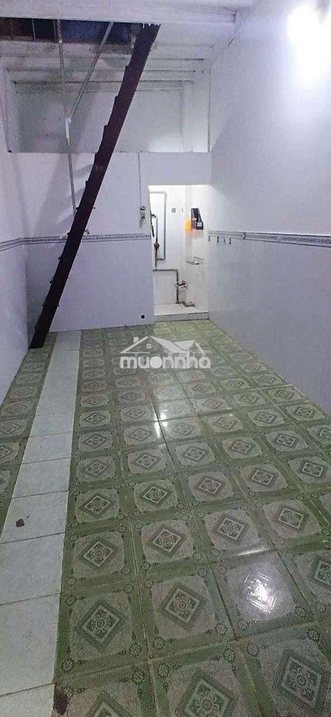 Nhà riêng, 1 lầu. 3x9, có ban công, sân xe, gần đh văn lang - 2