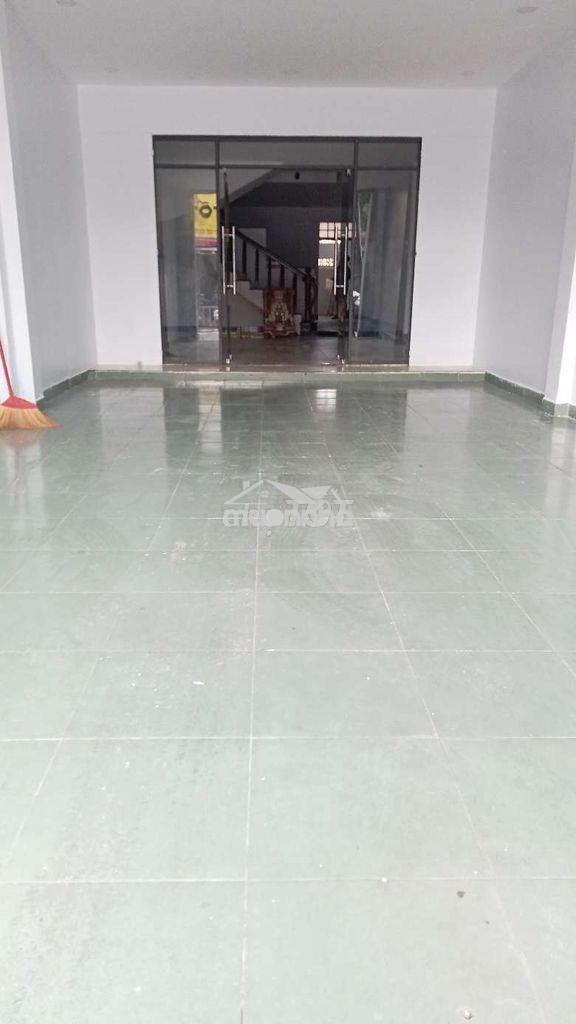 Mặt tiền gần chợ hạt điều. 1 lầu 2pn 2wc. 5*26. 