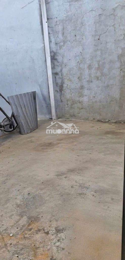 Cho thuê kho 586 5tr, dt 125mv, lộ 16m 10 tấn.  - 2