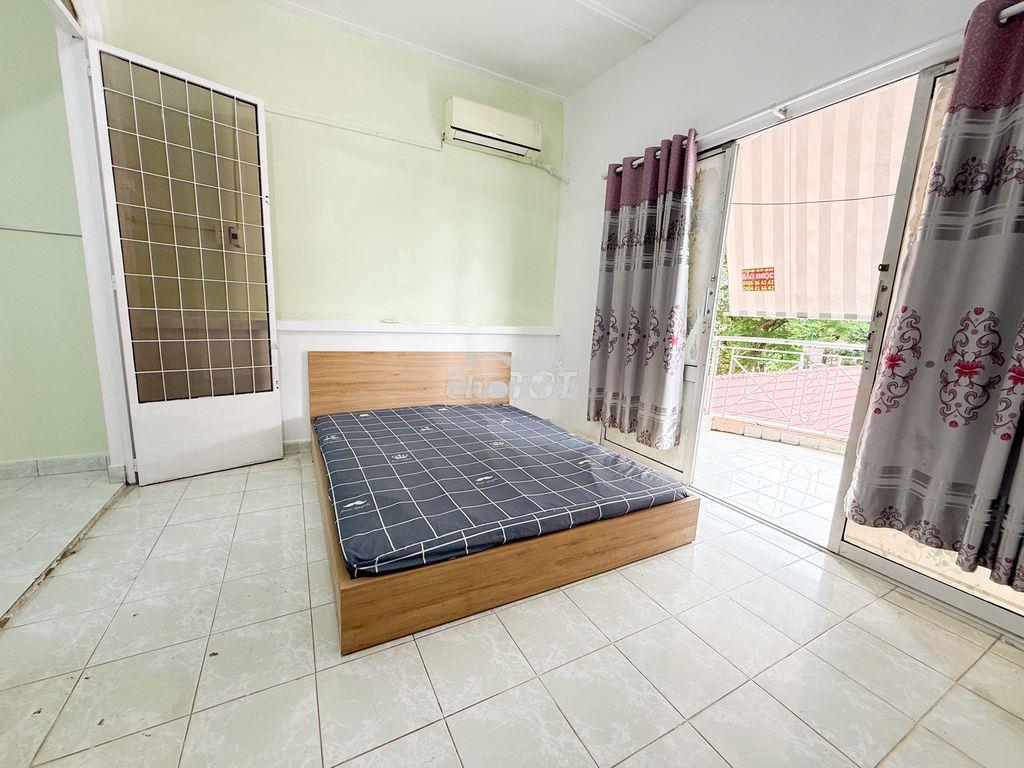 Phòng mới ban công 45m hồng hà ngay sân bay tân sơn nhất - 4