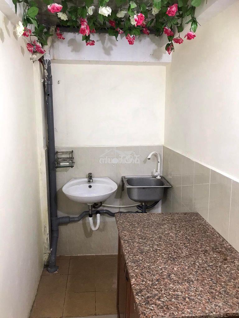 Phòng trọ đầy đủ nội thất cạnh chợ hoàng hoa thám, etwon cộng hoà - 3