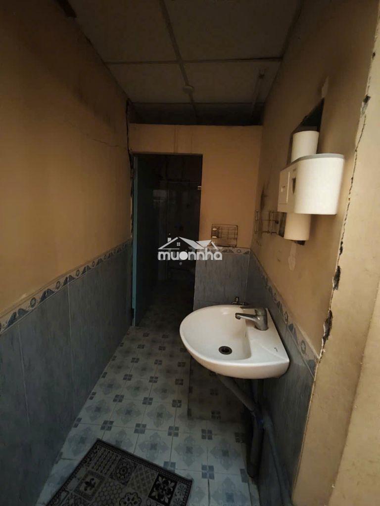 Nhà ngộp  cấp 4 liền kề - giá chào 5ty8 ( còn thương lượng ) - 4