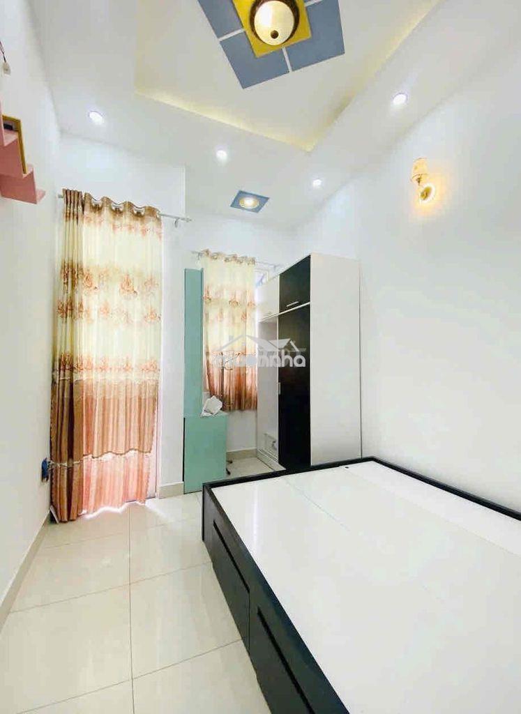 Nhà nguyên căn. 3pn.4wc. hình thật 100%