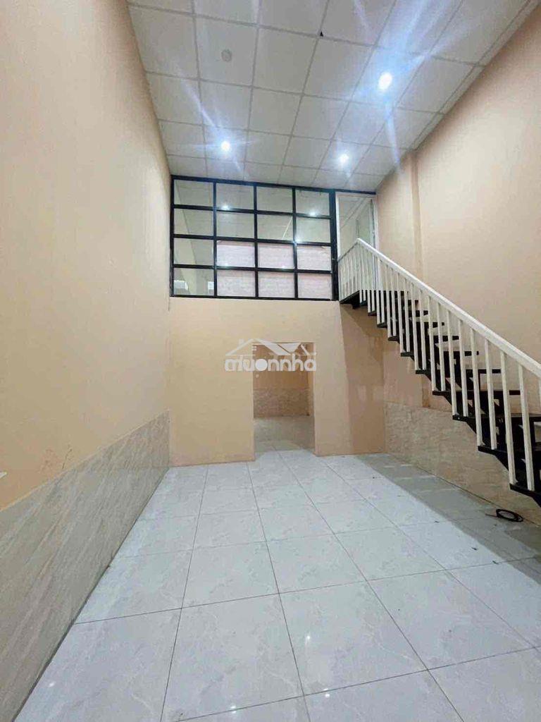 Cho thuê nhà cấp 4 có gác mặt tiền chợ dĩ an 2 giáp  thủ đức - 3